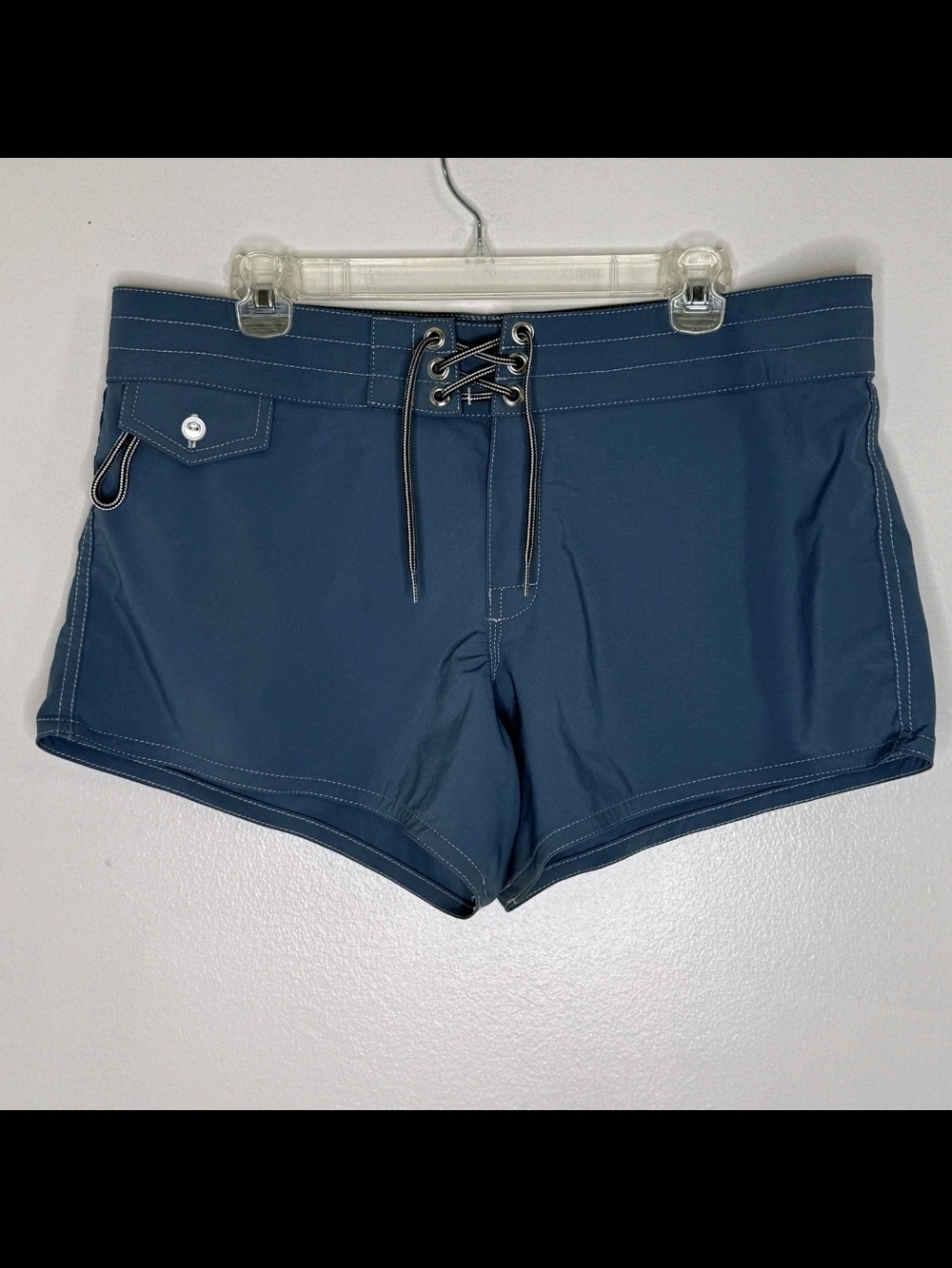 Birdwell Women's Lace-Up Board Shorts. Size 12 NWT